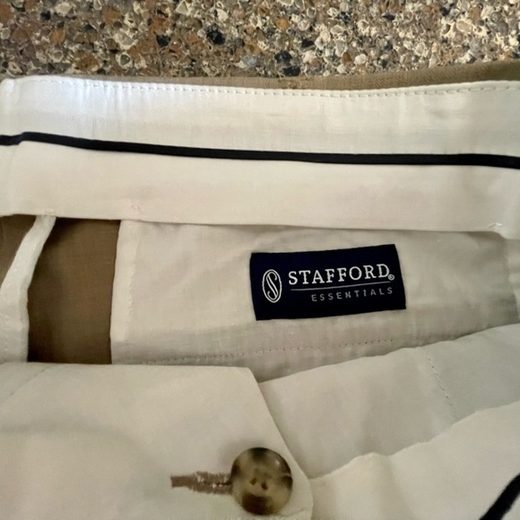 STAFFORD, NWOT, MENS DRESS PANTS. CLASSIC FIT. 100% POLYESTER. SIZE 32 X 30. - Picture 3 of 5